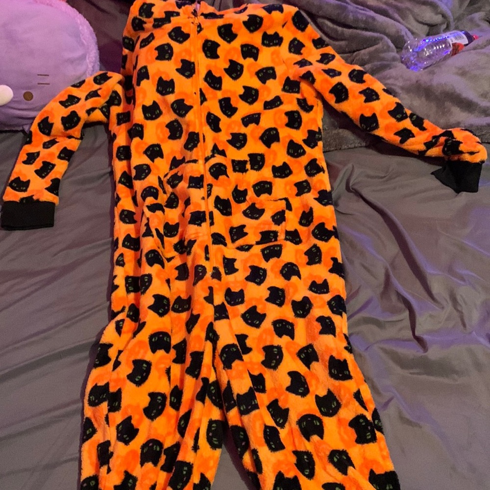 Women’s XL one piece, zip up with hood